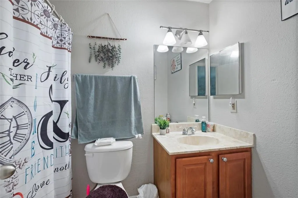 6900 Roswell Road Unit F12, Atlanta, Georgia 30328, 2 Bedrooms Bedrooms, ,2 BathroomsBathrooms,Residential,Sold,6900 Roswell Road Unit F12,7042771