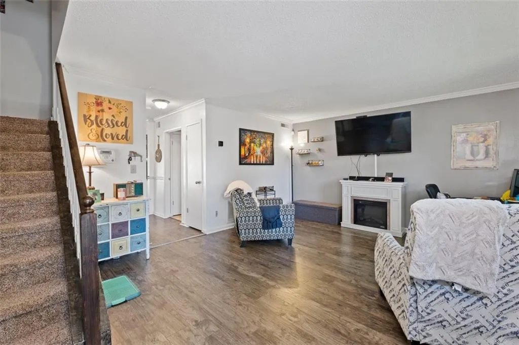 6900 Roswell Road Unit F12, Atlanta, Georgia 30328, 2 Bedrooms Bedrooms, ,2 BathroomsBathrooms,Residential,Sold,6900 Roswell Road Unit F12,7042771