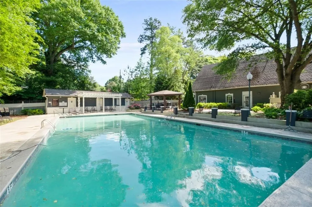 6900 Roswell Road Unit F12, Atlanta, Georgia 30328, 2 Bedrooms Bedrooms, ,2 BathroomsBathrooms,Residential,Sold,6900 Roswell Road Unit F12,7042771