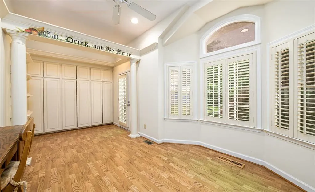 7630 Nesbitt Ferry Road, Sandy Springs, Georgia 30350, 4 Bedrooms Bedrooms, ,3 BathroomsBathrooms,Residential,Sold,7630 Nesbitt Ferry Road,7073256