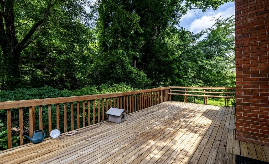 7630 Nesbitt Ferry Road, Sandy Springs, Georgia 30350, 4 Bedrooms Bedrooms, ,3 BathroomsBathrooms,Residential,Sold,7630 Nesbitt Ferry Road,7073256