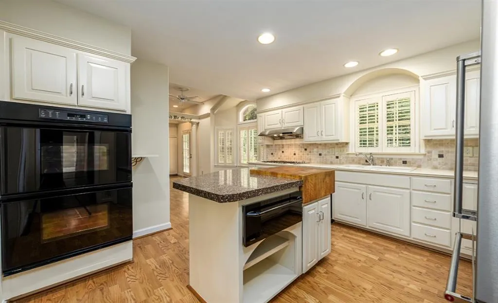 7630 Nesbitt Ferry Road, Sandy Springs, Georgia 30350, 4 Bedrooms Bedrooms, ,3 BathroomsBathrooms,Residential,Sold,7630 Nesbitt Ferry Road,7073256
