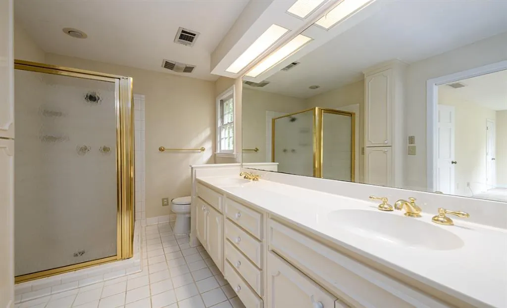 7630 Nesbitt Ferry Road, Sandy Springs, Georgia 30350, 4 Bedrooms Bedrooms, ,3 BathroomsBathrooms,Residential,Sold,7630 Nesbitt Ferry Road,7073256