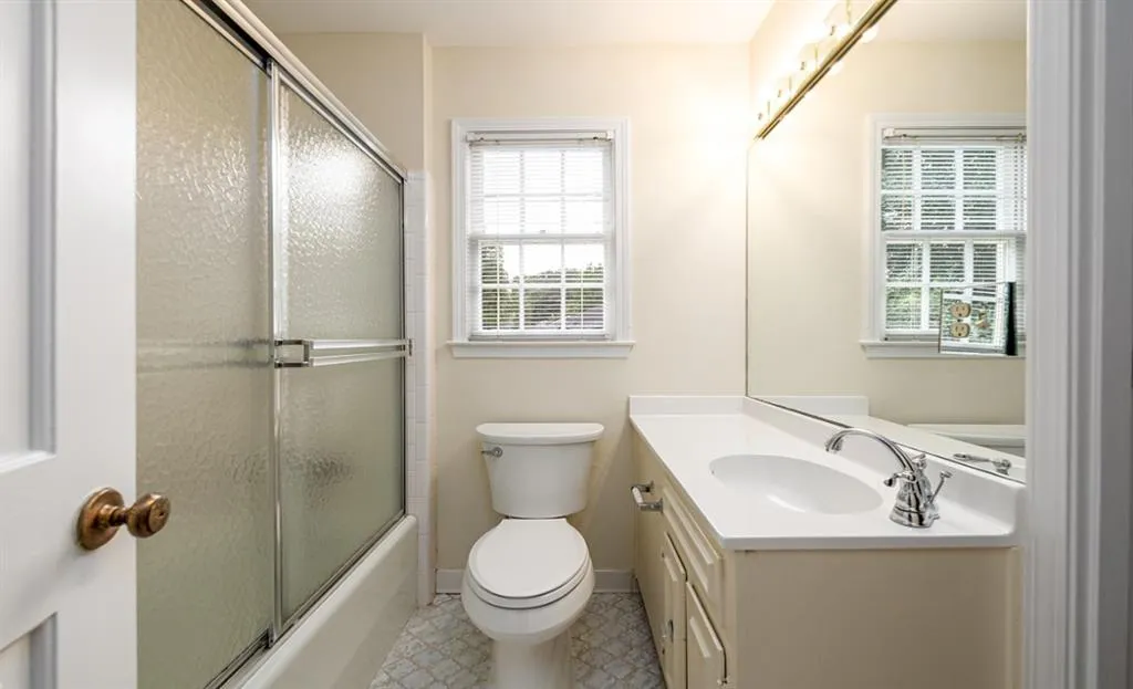 7630 Nesbitt Ferry Road, Sandy Springs, Georgia 30350, 4 Bedrooms Bedrooms, ,3 BathroomsBathrooms,Residential,Sold,7630 Nesbitt Ferry Road,7073256