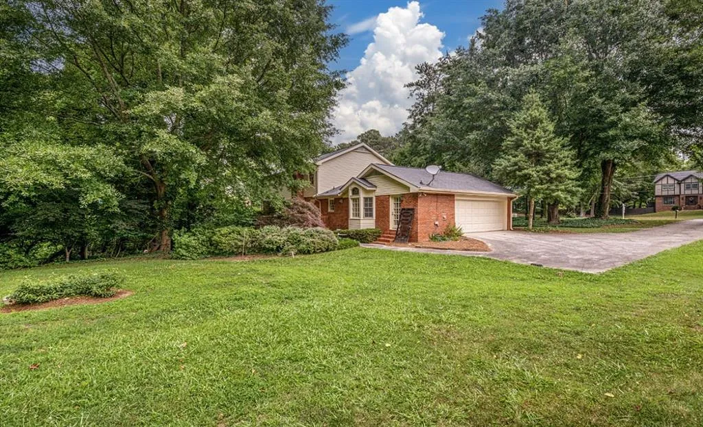 7630 Nesbitt Ferry Road, Sandy Springs, Georgia 30350, 4 Bedrooms Bedrooms, ,3 BathroomsBathrooms,Residential,Sold,7630 Nesbitt Ferry Road,7073256