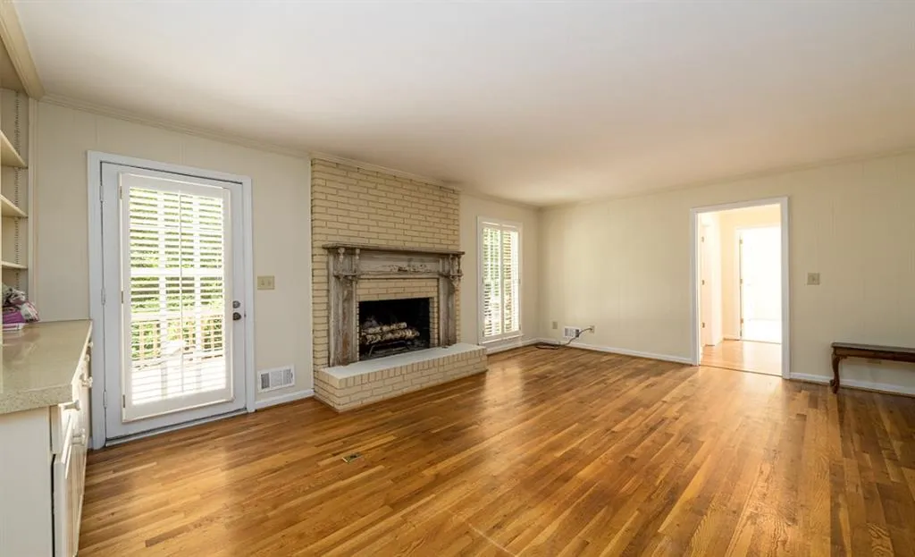 7630 Nesbitt Ferry Road, Sandy Springs, Georgia 30350, 4 Bedrooms Bedrooms, ,3 BathroomsBathrooms,Residential,Sold,7630 Nesbitt Ferry Road,7073256