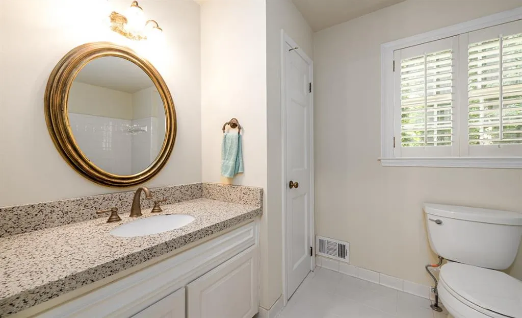 7630 Nesbitt Ferry Road, Sandy Springs, Georgia 30350, 4 Bedrooms Bedrooms, ,3 BathroomsBathrooms,Residential,Sold,7630 Nesbitt Ferry Road,7073256