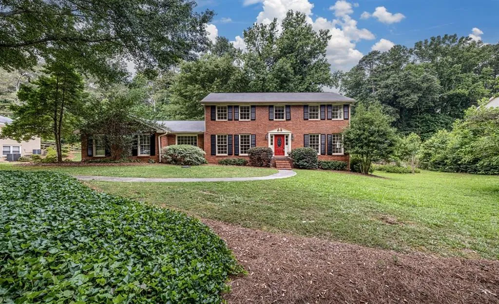 7630 Nesbitt Ferry Road, Sandy Springs, Georgia 30350, 4 Bedrooms Bedrooms, ,3 BathroomsBathrooms,Residential,Sold,7630 Nesbitt Ferry Road,7073256