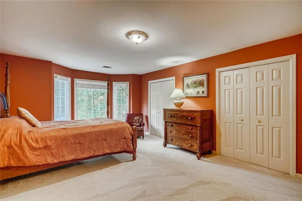 8260 Grogans Ferry Road, Sandy Springs, Georgia 30350, 4 Bedrooms Bedrooms, ,4 BathroomsBathrooms,Residential,Sold,8260 Grogans Ferry Road,6781337