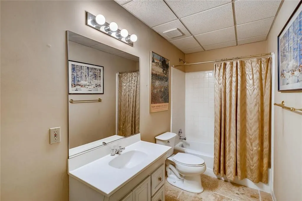 8260 Grogans Ferry Road, Sandy Springs, Georgia 30350, 4 Bedrooms Bedrooms, ,4 BathroomsBathrooms,Residential,Sold,8260 Grogans Ferry Road,6781337