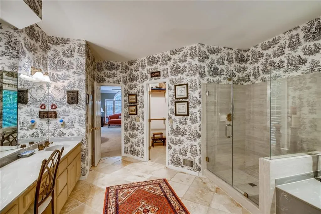 8260 Grogans Ferry Road, Sandy Springs, Georgia 30350, 4 Bedrooms Bedrooms, ,4 BathroomsBathrooms,Residential,Sold,8260 Grogans Ferry Road,6781337