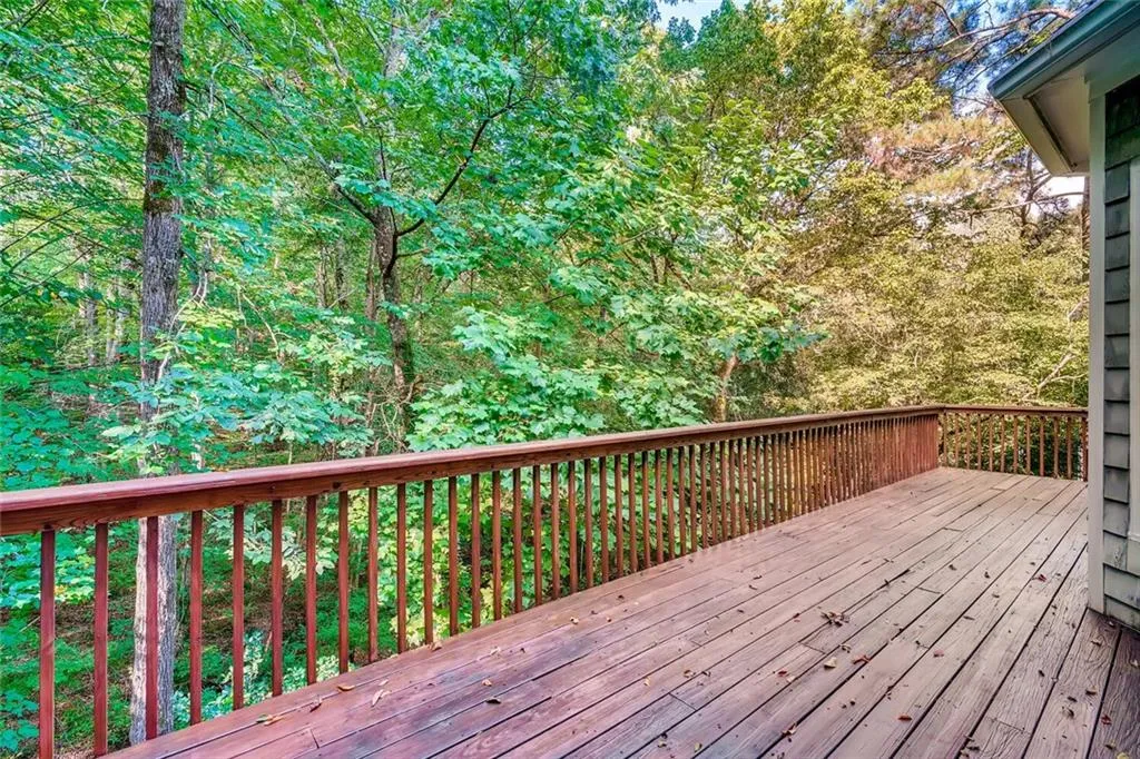 8260 Grogans Ferry Road, Sandy Springs, Georgia 30350, 4 Bedrooms Bedrooms, ,4 BathroomsBathrooms,Residential,Sold,8260 Grogans Ferry Road,6781337