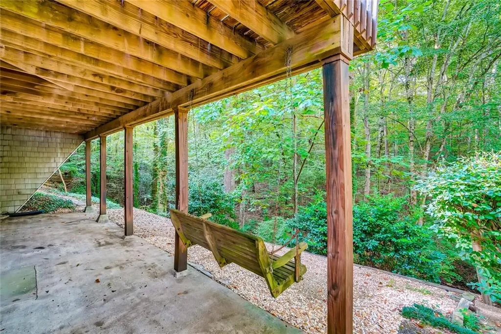 8260 Grogans Ferry Road, Sandy Springs, Georgia 30350, 4 Bedrooms Bedrooms, ,4 BathroomsBathrooms,Residential,Sold,8260 Grogans Ferry Road,6781337