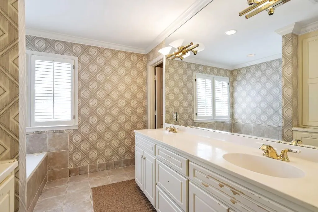 2190 Stephen Long Drive Ne, Atlanta, Georgia 30305, 4 Bedrooms Bedrooms, ,3 BathroomsBathrooms,Residential,For Sale,2190 Stephen Long Drive Ne,7586197