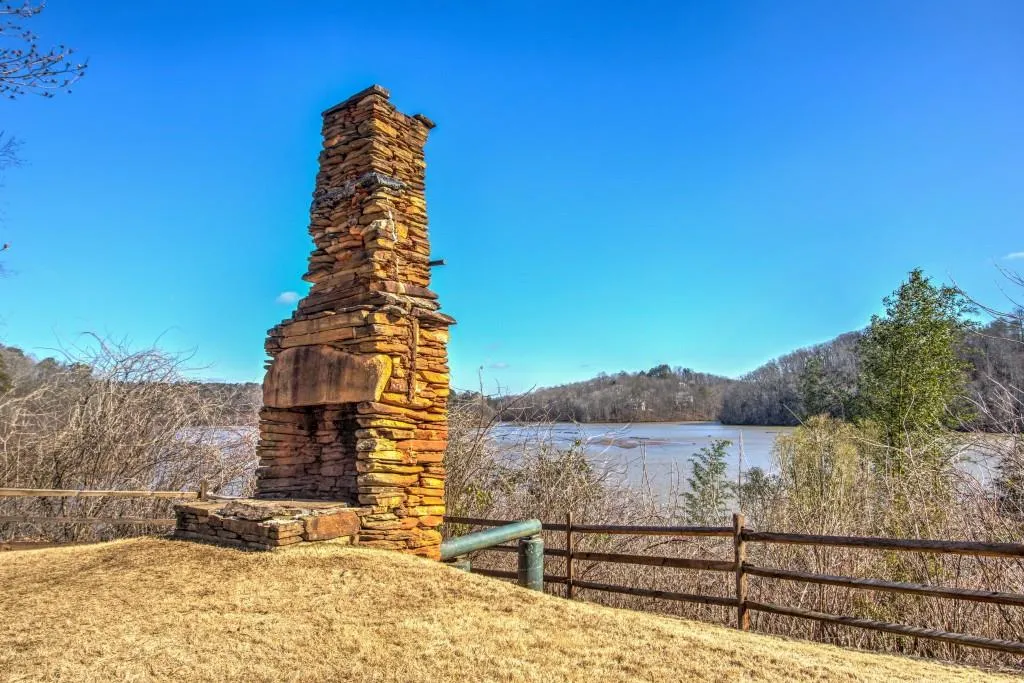 376 Clark Crossing, Sandy Springs, Georgia 30328, 4 Bedrooms Bedrooms, ,3 BathroomsBathrooms,Residential,Sold,376 Clark Crossing,6959928