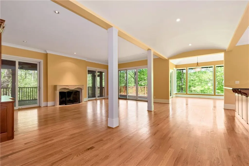 6960 Riverside Drive, Atlanta, Georgia 30328, 4 Bedrooms Bedrooms, ,3 BathroomsBathrooms,Residential,For Sale,6960 Riverside Drive,7754737
