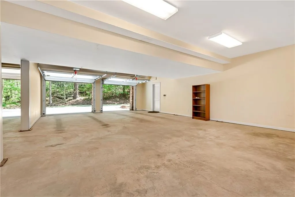 6960 Riverside Drive, Atlanta, Georgia 30328, 4 Bedrooms Bedrooms, ,3 BathroomsBathrooms,Residential,For Sale,6960 Riverside Drive,7754737