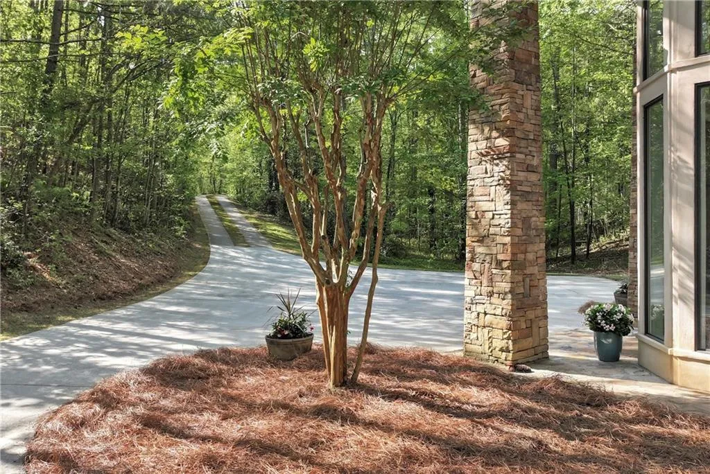 6960 Riverside Drive, Atlanta, Georgia 30328, 4 Bedrooms Bedrooms, ,3 BathroomsBathrooms,Residential,For Sale,6960 Riverside Drive,7754737