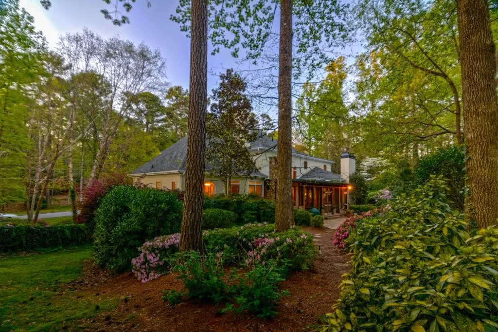 8050 Monticello Drive, Sandy Springs, Georgia 30350, 5 Bedrooms Bedrooms, ,5 BathroomsBathrooms,Residential,Sold,8050 Monticello Drive,5683277