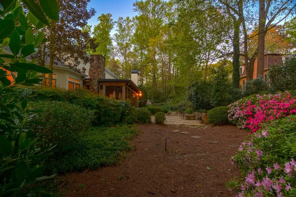 8050 Monticello Drive, Sandy Springs, Georgia 30350, 5 Bedrooms Bedrooms, ,5 BathroomsBathrooms,Residential,Sold,8050 Monticello Drive,5683277