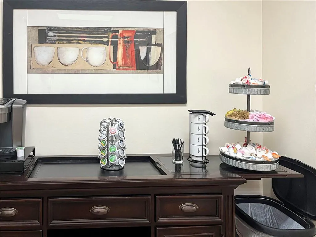 475 Mount Vernon Highway Ne Unit B216, Sandy Springs, Georgia 30328, 1 Bedroom Bedrooms, ,1 BathroomBathrooms,Residential,Sold,475 Mount Vernon Highway Ne Unit B216,7200112