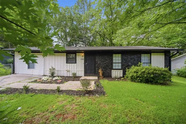 1721 W Austin Rd, Decatur, Georgia 30032