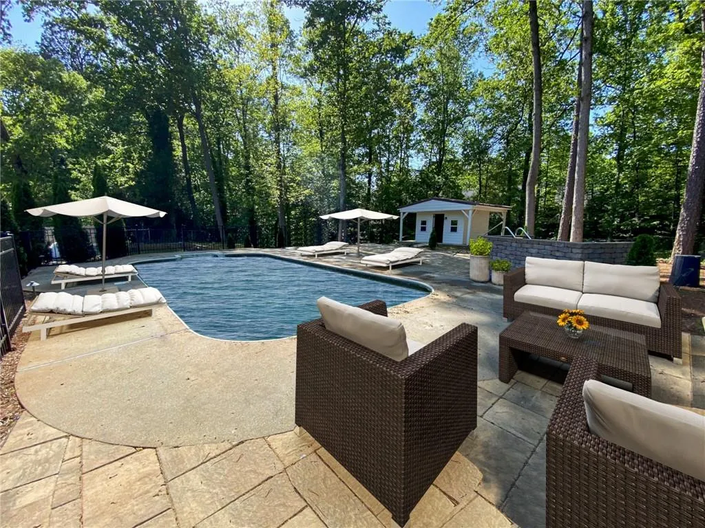 620 Spalding Drive, Sandy Springs, Georgia 30328, 3 Bedrooms Bedrooms, ,3 BathroomsBathrooms,Residential,Sold,620 Spalding Drive,7079164