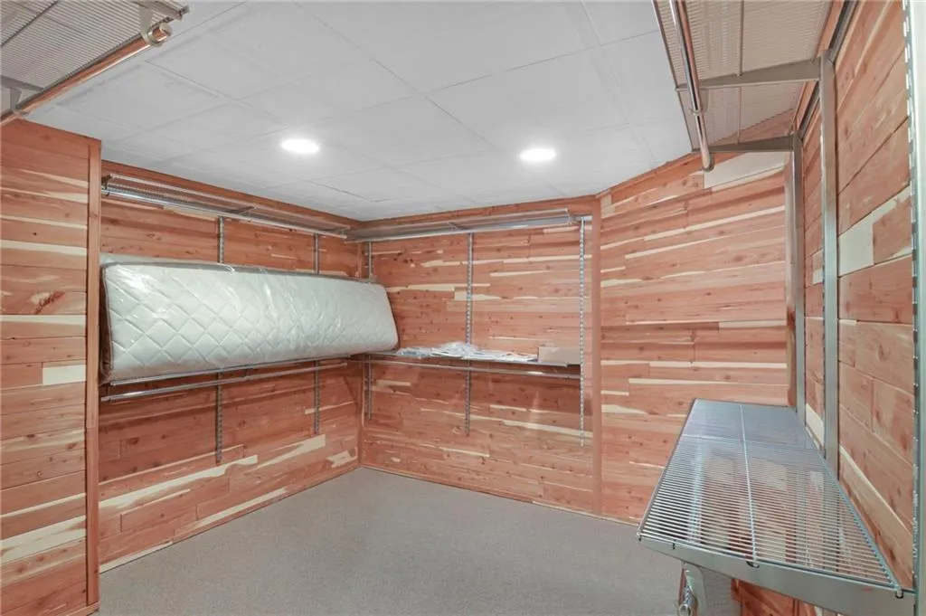 7105 Glenridge Dr, Sandy Springs, Georgia 30328, 4 Bedrooms Bedrooms, ,3 BathroomsBathrooms,Residential,Sold,7105 Glenridge Dr,6840399