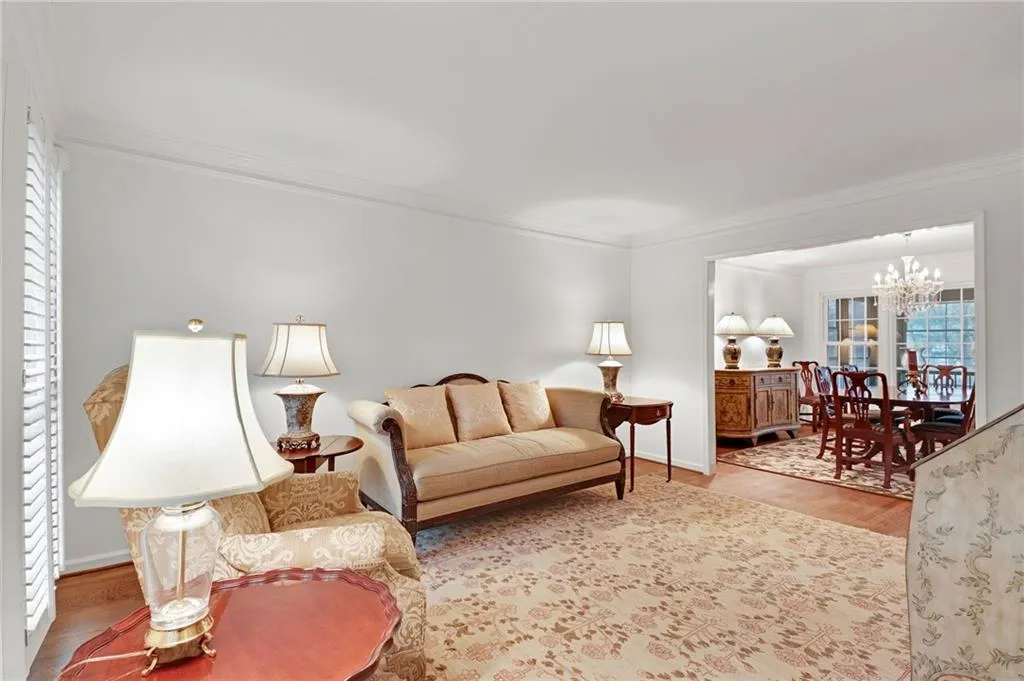 7105 Glenridge Dr, Sandy Springs, Georgia 30328, 4 Bedrooms Bedrooms, ,3 BathroomsBathrooms,Residential,Sold,7105 Glenridge Dr,6840399