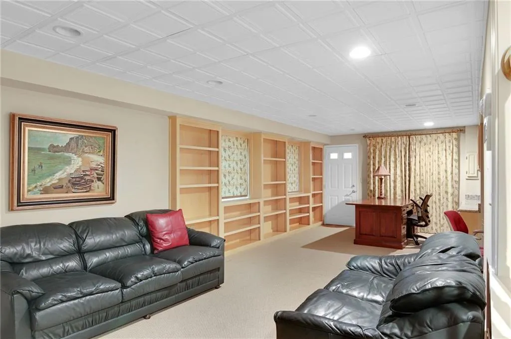 7105 Glenridge Dr, Sandy Springs, Georgia 30328, 4 Bedrooms Bedrooms, ,3 BathroomsBathrooms,Residential,Sold,7105 Glenridge Dr,6840399