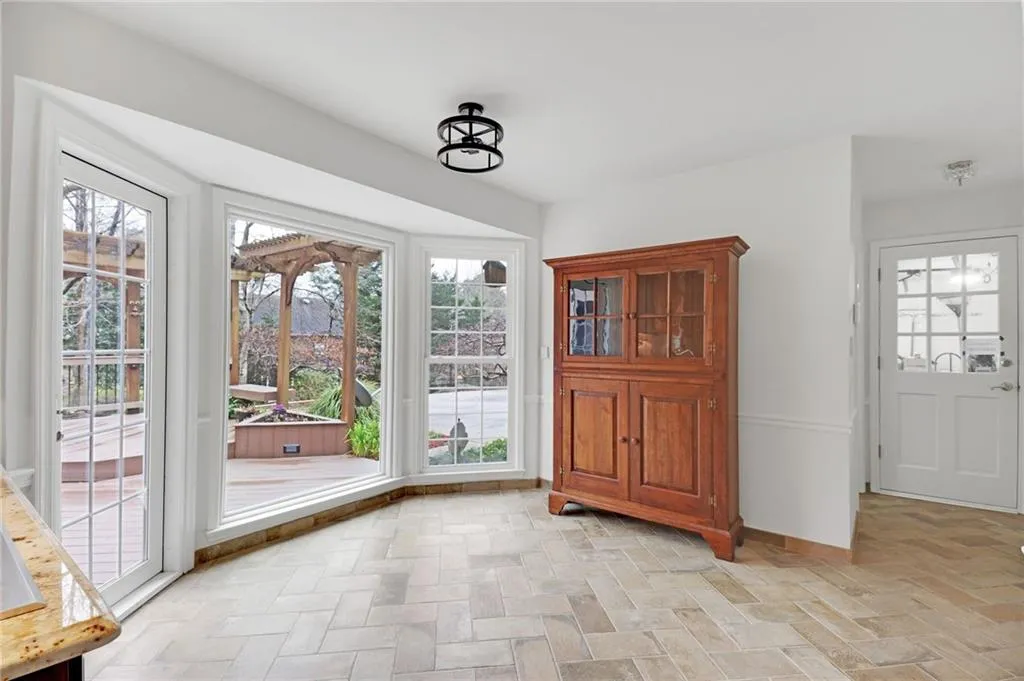 7105 Glenridge Dr, Sandy Springs, Georgia 30328, 4 Bedrooms Bedrooms, ,3 BathroomsBathrooms,Residential,Sold,7105 Glenridge Dr,6840399