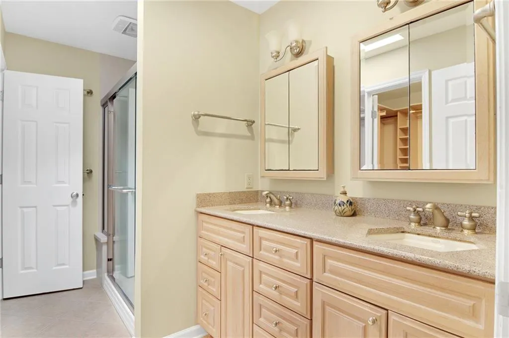 7105 Glenridge Dr, Sandy Springs, Georgia 30328, 4 Bedrooms Bedrooms, ,3 BathroomsBathrooms,Residential,Sold,7105 Glenridge Dr,6840399