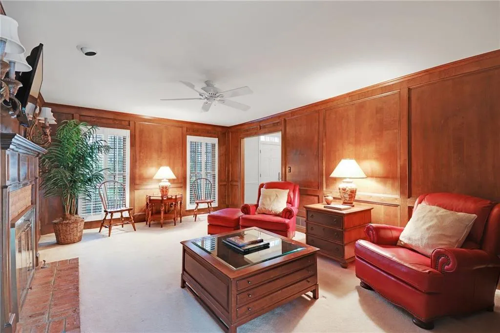 7105 Glenridge Dr, Sandy Springs, Georgia 30328, 4 Bedrooms Bedrooms, ,3 BathroomsBathrooms,Residential,Sold,7105 Glenridge Dr,6840399