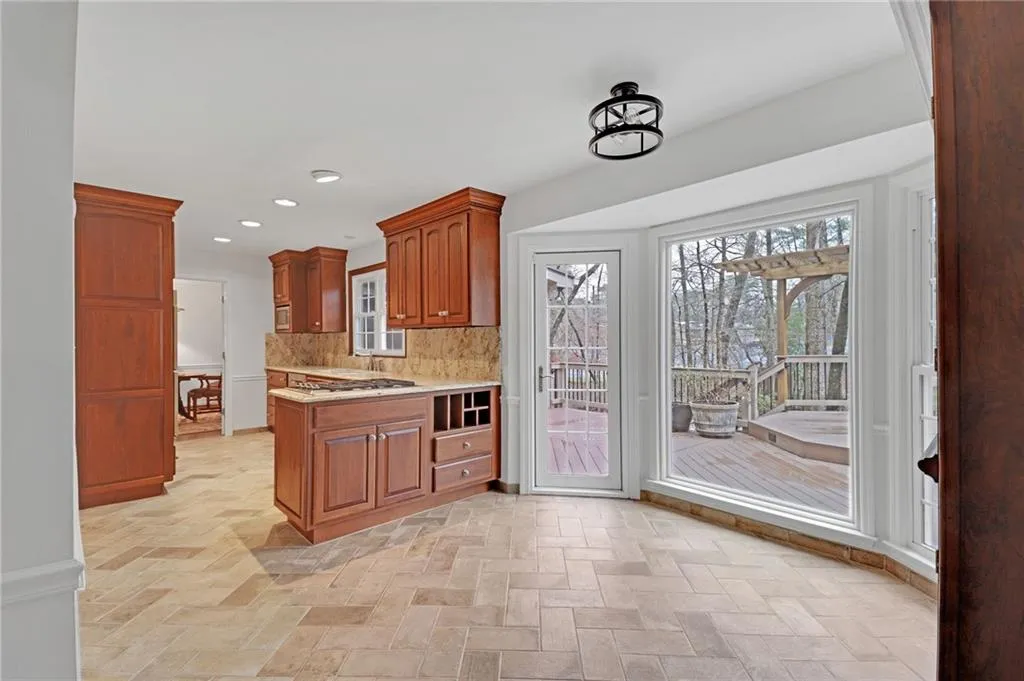 7105 Glenridge Dr, Sandy Springs, Georgia 30328, 4 Bedrooms Bedrooms, ,3 BathroomsBathrooms,Residential,Sold,7105 Glenridge Dr,6840399