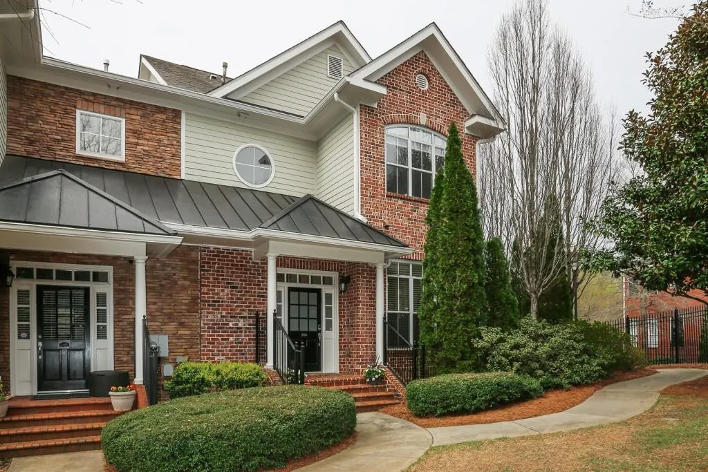 5448 Glenridge View, Atlanta, Georgia 30342, 3 Bedrooms Bedrooms, ,3 BathroomsBathrooms,Residential,Sold,5448 Glenridge View,6857953 5448 Glenridge View, Atlanta, Georgia 30342, 3 Bedrooms Bedrooms, ,3 BathroomsBathrooms,Residential,Sold,5448 Glenridge View,6857953