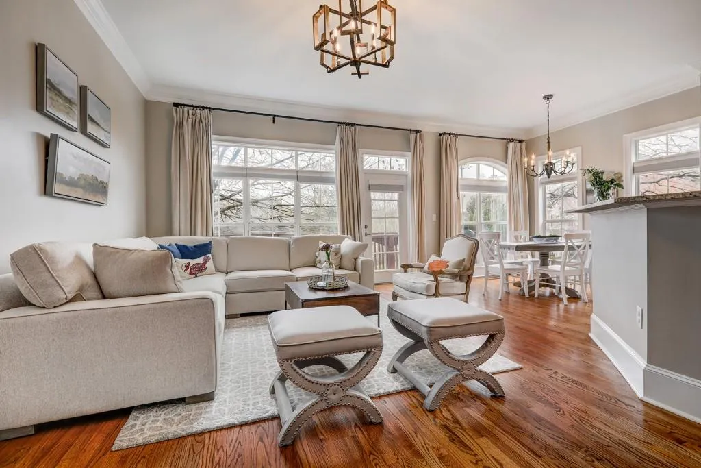 5448 Glenridge View, Atlanta, Georgia 30342, 3 Bedrooms Bedrooms, ,3 BathroomsBathrooms,Residential,Sold,5448 Glenridge View,6857953