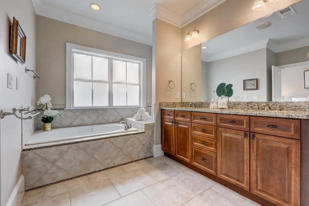 5448 Glenridge View, Atlanta, Georgia 30342, 3 Bedrooms Bedrooms, ,3 BathroomsBathrooms,Residential,Sold,5448 Glenridge View,6857953