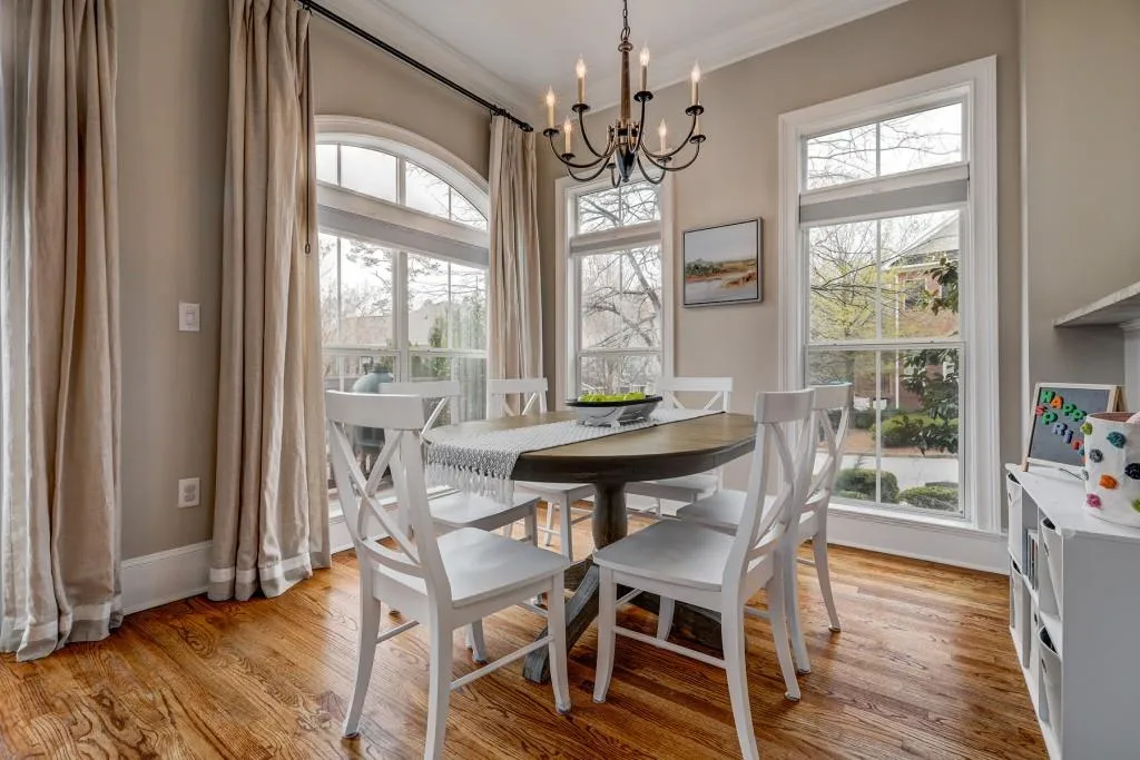 5448 Glenridge View, Atlanta, Georgia 30342, 3 Bedrooms Bedrooms, ,3 BathroomsBathrooms,Residential,Sold,5448 Glenridge View,6857953