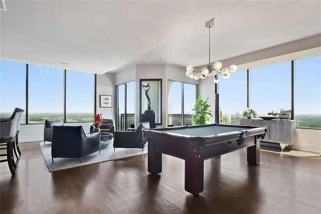 2828 Peachtree Road Nw Unit 3100, Atlanta, Georgia 30305, 3 Bedrooms Bedrooms, ,3 BathroomsBathrooms,Residential,Sold,2828 Peachtree Road Nw Unit 3100,6024360