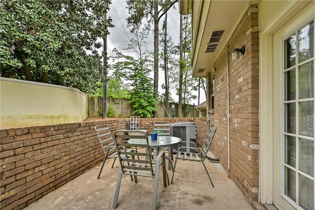 6900 Roswell Road Unit A4, Sandy Springs, Georgia 30328, 2 Bedrooms Bedrooms, ,2 BathroomsBathrooms,Residential,Sold,6900 Roswell Road Unit A4,6717615