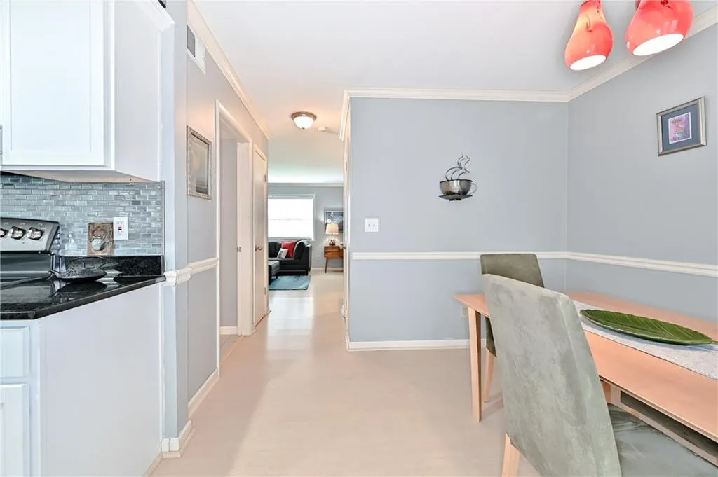 6900 Roswell Road Unit A4, Sandy Springs, Georgia 30328, 2 Bedrooms Bedrooms, ,2 BathroomsBathrooms,Residential,Sold,6900 Roswell Road Unit A4,6717615