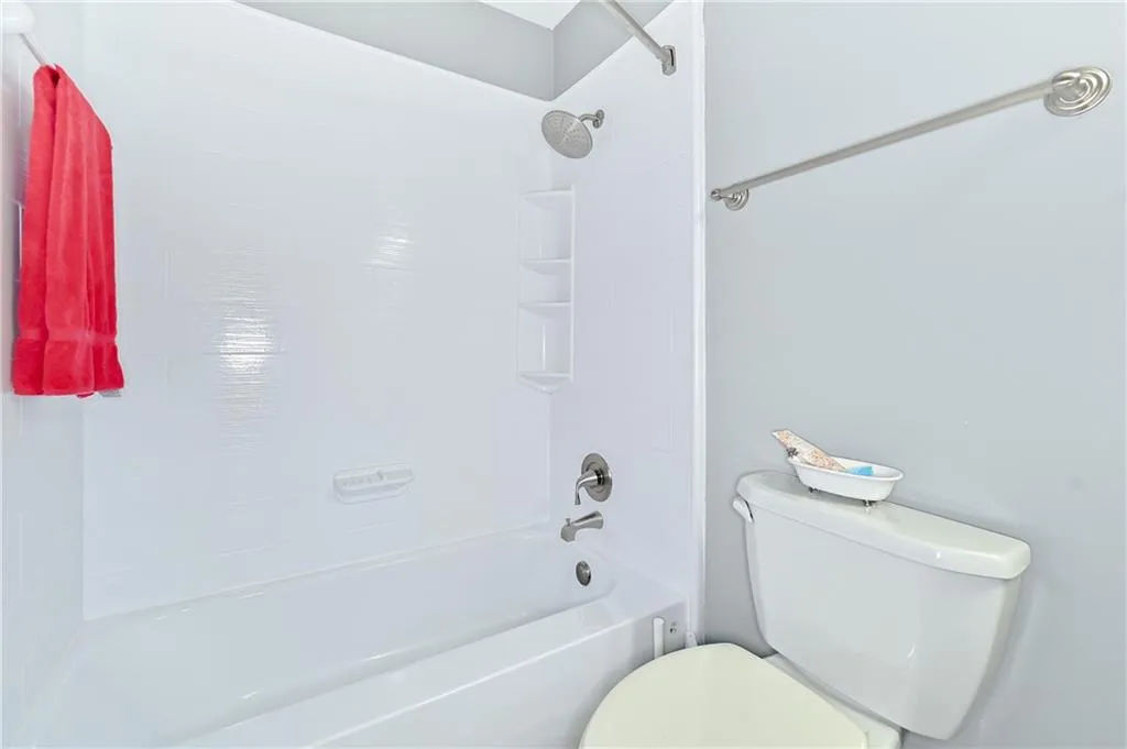 6900 Roswell Road Unit A4, Sandy Springs, Georgia 30328, 2 Bedrooms Bedrooms, ,2 BathroomsBathrooms,Residential,Sold,6900 Roswell Road Unit A4,6717615