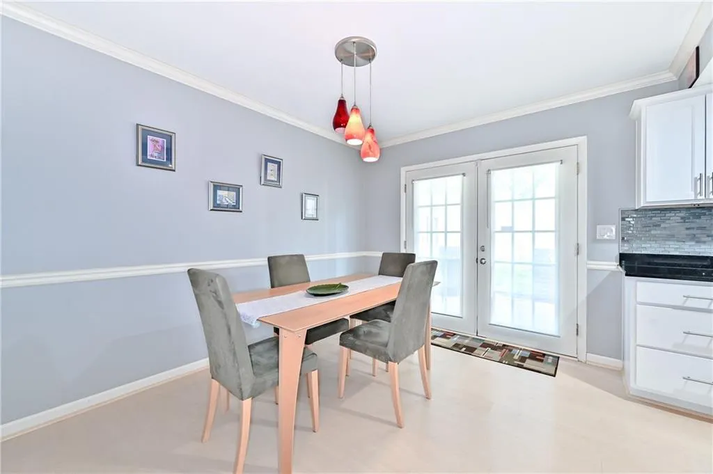 6900 Roswell Road Unit A4, Sandy Springs, Georgia 30328, 2 Bedrooms Bedrooms, ,2 BathroomsBathrooms,Residential,Sold,6900 Roswell Road Unit A4,6717615