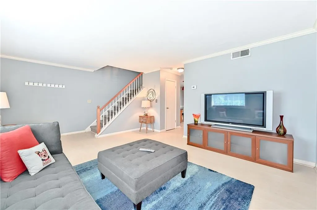 6900 Roswell Road Unit A4, Sandy Springs, Georgia 30328, 2 Bedrooms Bedrooms, ,2 BathroomsBathrooms,Residential,Sold,6900 Roswell Road Unit A4,6717615