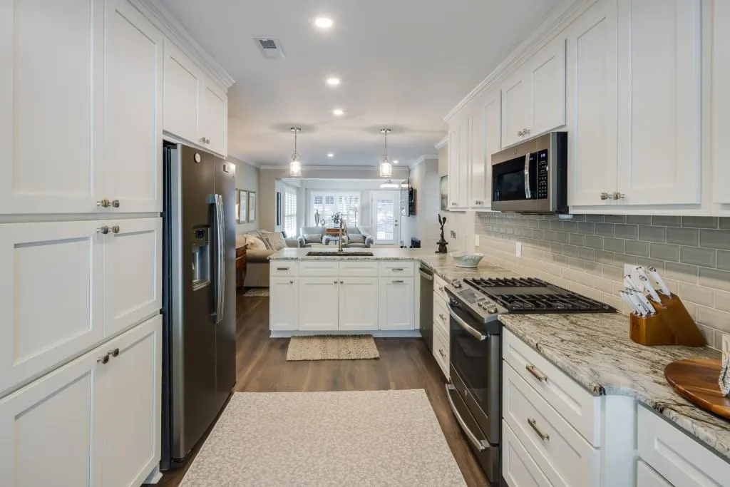 661 Hammond Drive, Sandy Springs, Georgia 30328, 3 Bedrooms Bedrooms, ,2 BathroomsBathrooms,Residential,Sold,661 Hammond Drive,7212897