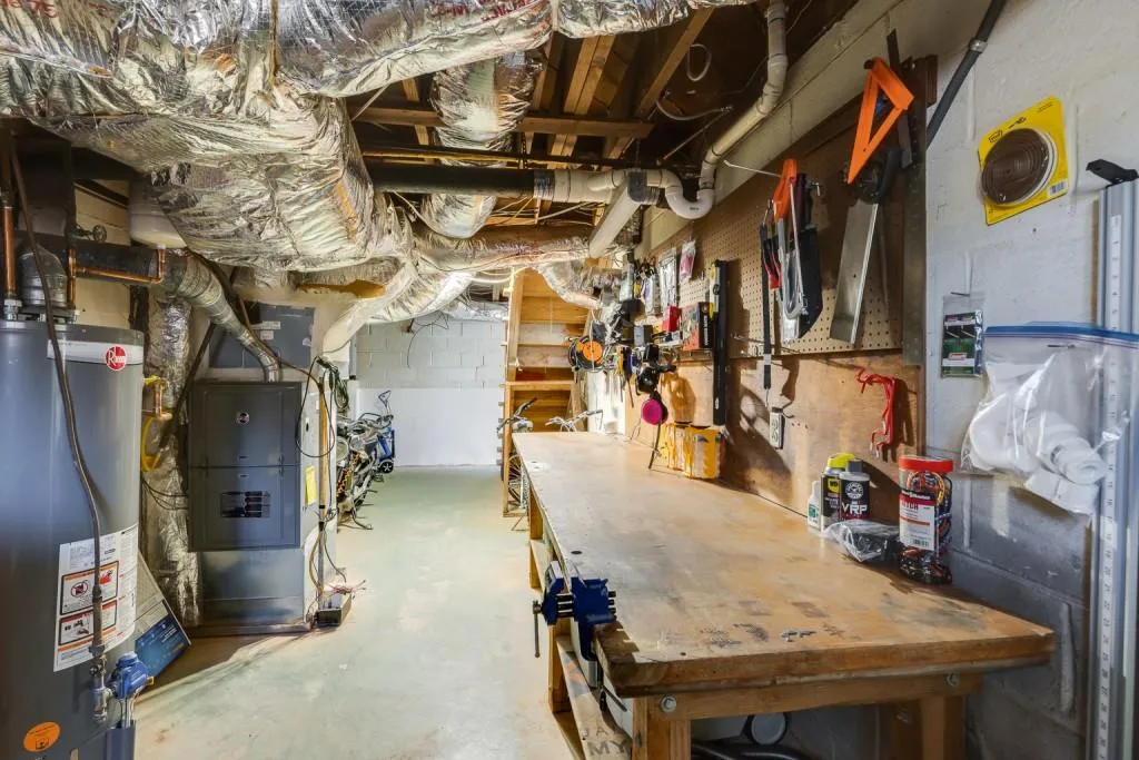 661 Hammond Drive, Sandy Springs, Georgia 30328, 3 Bedrooms Bedrooms, ,2 BathroomsBathrooms,Residential,Sold,661 Hammond Drive,7212897