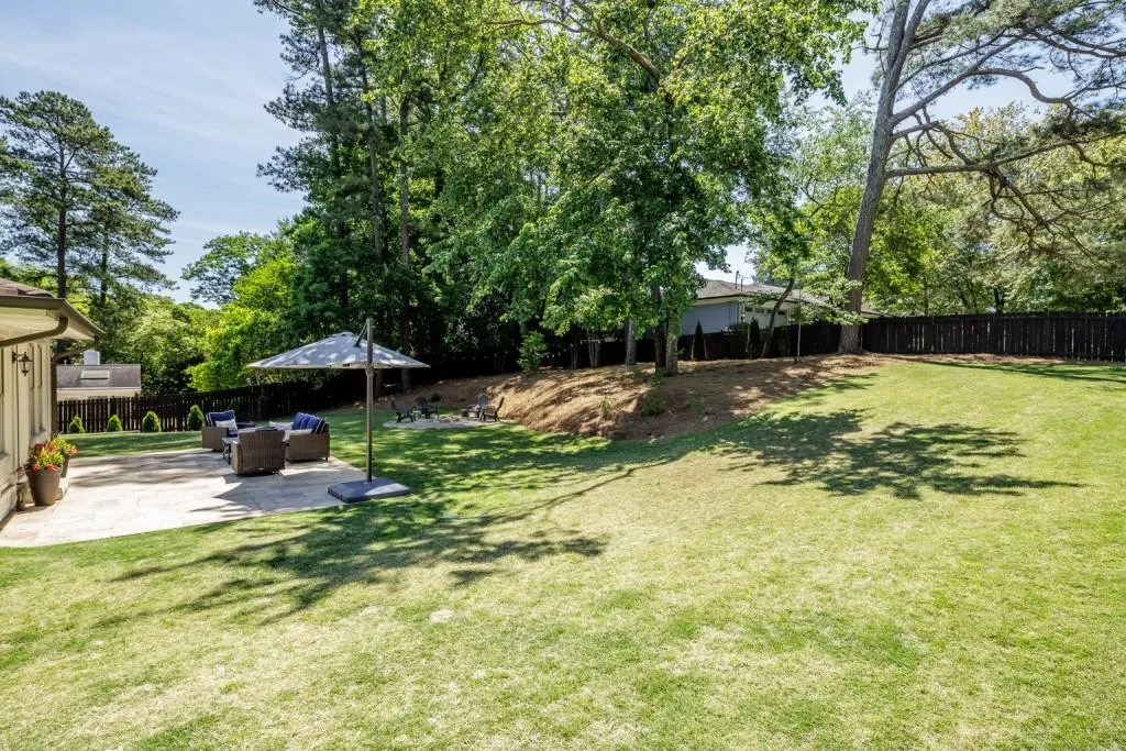 661 Hammond Drive, Sandy Springs, Georgia 30328, 3 Bedrooms Bedrooms, ,2 BathroomsBathrooms,Residential,Sold,661 Hammond Drive,7212897