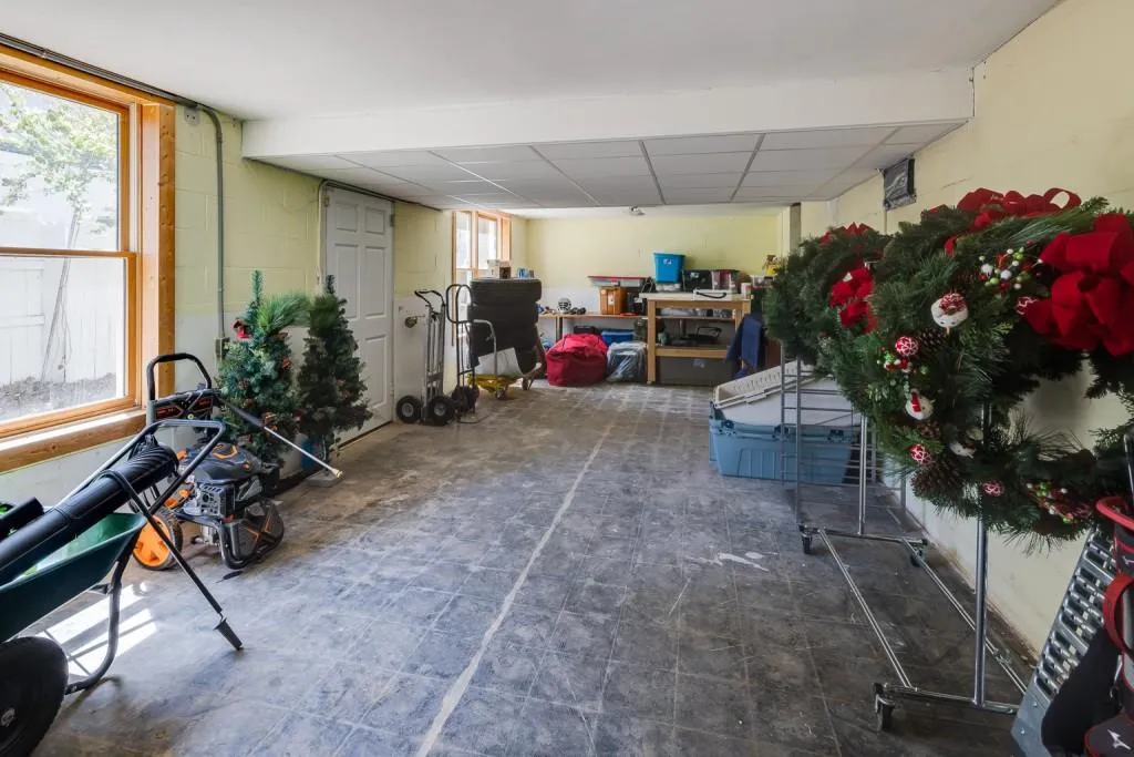 661 Hammond Drive, Sandy Springs, Georgia 30328, 3 Bedrooms Bedrooms, ,2 BathroomsBathrooms,Residential,Sold,661 Hammond Drive,7212897