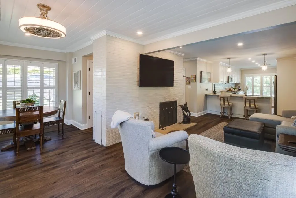 661 Hammond Drive, Sandy Springs, Georgia 30328, 3 Bedrooms Bedrooms, ,2 BathroomsBathrooms,Residential,Sold,661 Hammond Drive,7212897