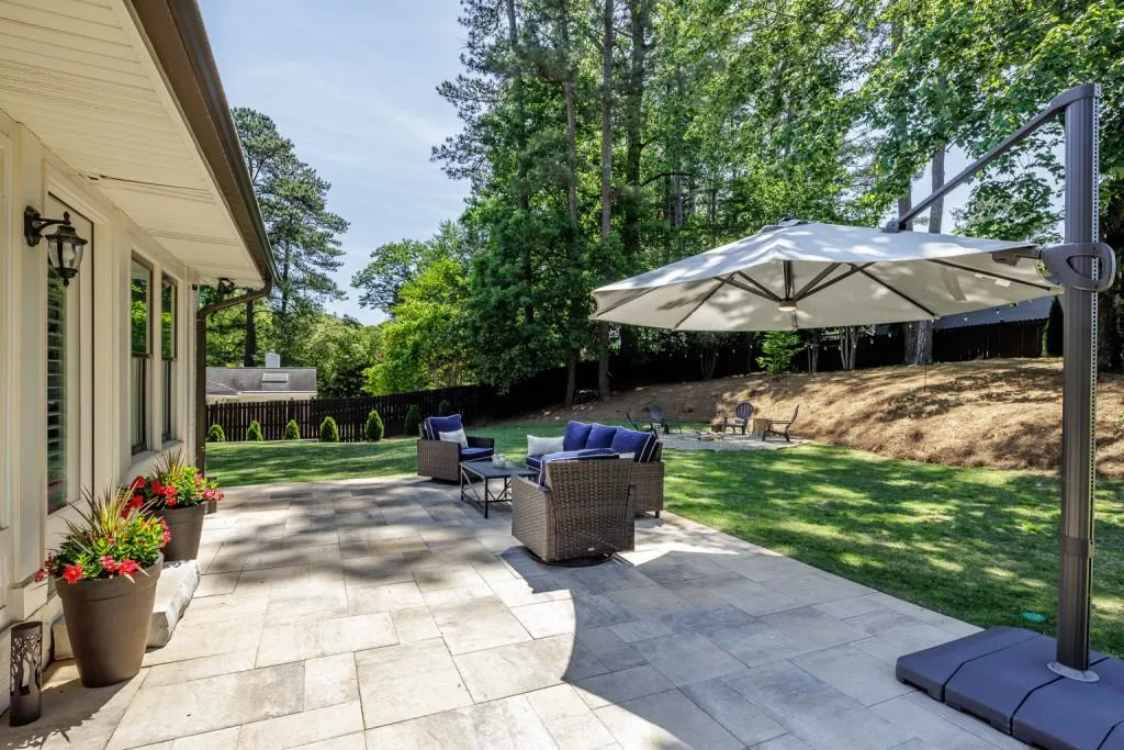 661 Hammond Drive, Sandy Springs, Georgia 30328, 3 Bedrooms Bedrooms, ,2 BathroomsBathrooms,Residential,Sold,661 Hammond Drive,7212897